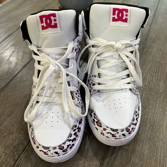 DC Skateboarding Shoes - Picture 6 of 11